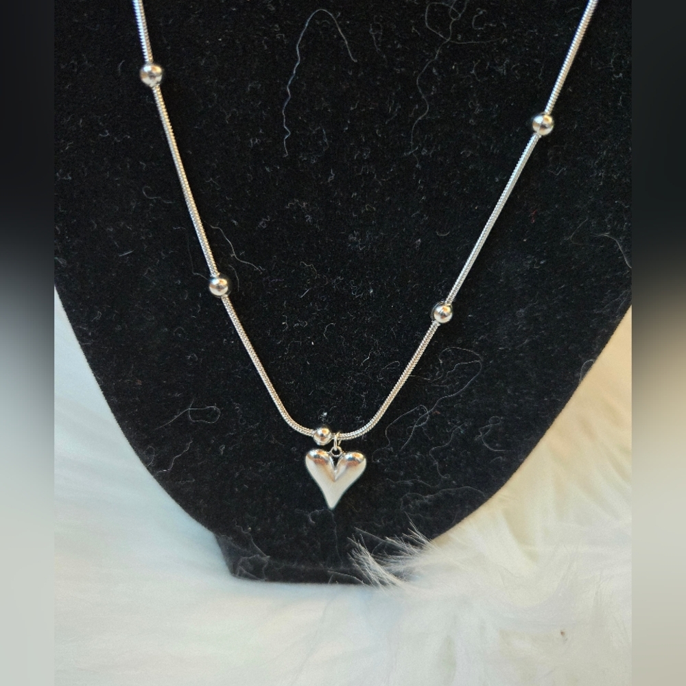 💎NWOT Stainless Steel Silver Bubble Heart Necklace